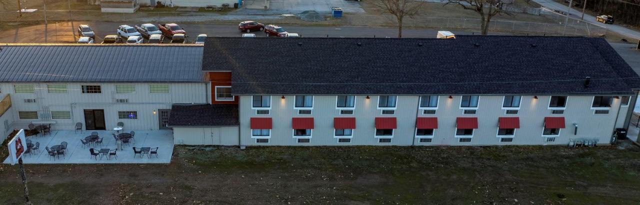 Hilltop Inn & Suites Grove Extérieur photo