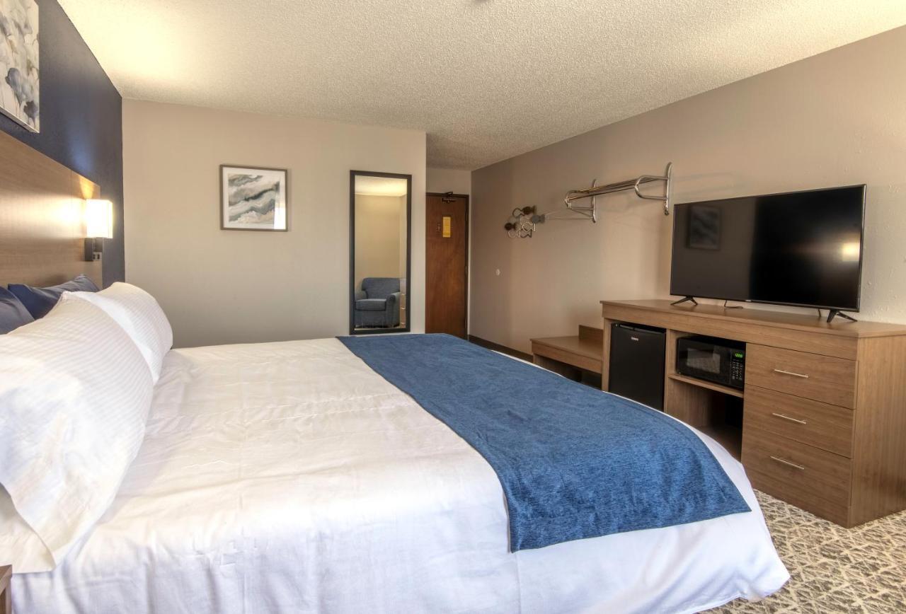 Hilltop Inn & Suites Grove Extérieur photo