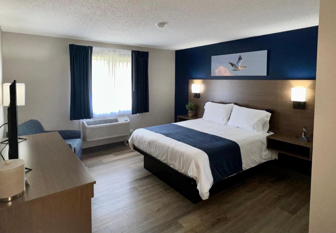 Hilltop Inn & Suites Grove Extérieur photo