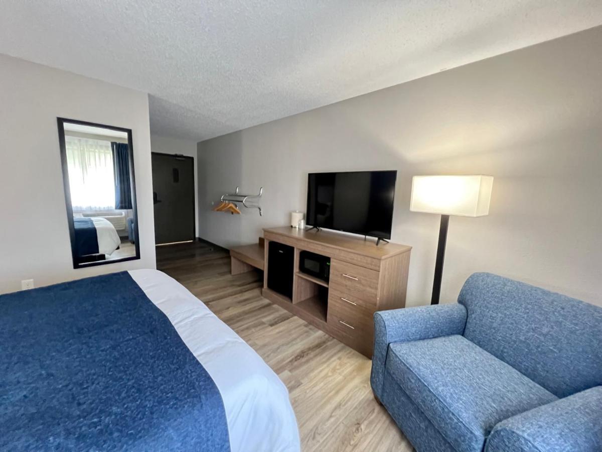 Hilltop Inn & Suites Grove Extérieur photo